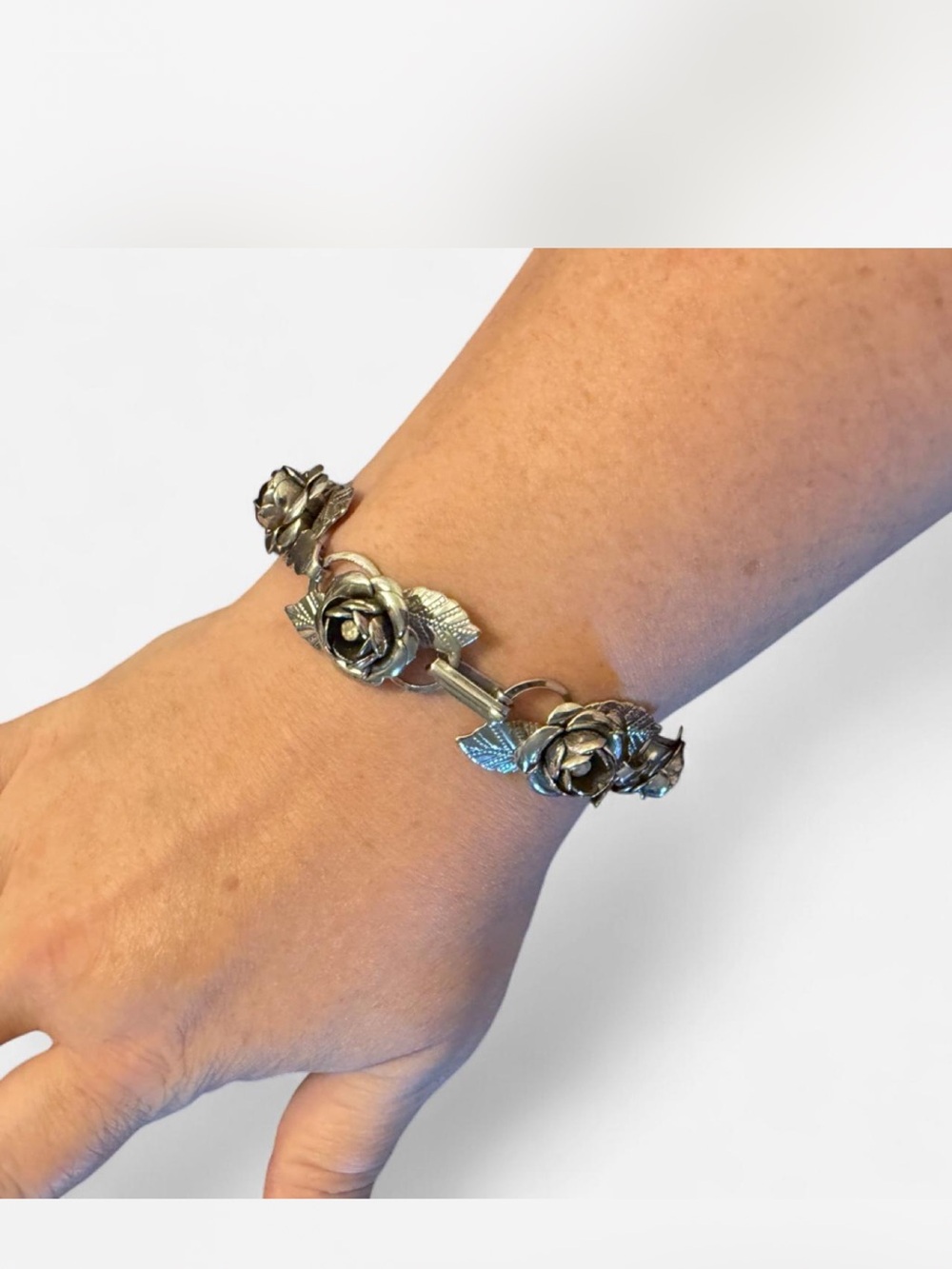 Vintage Silver Rose Link Bracelet - Silver Floral Design